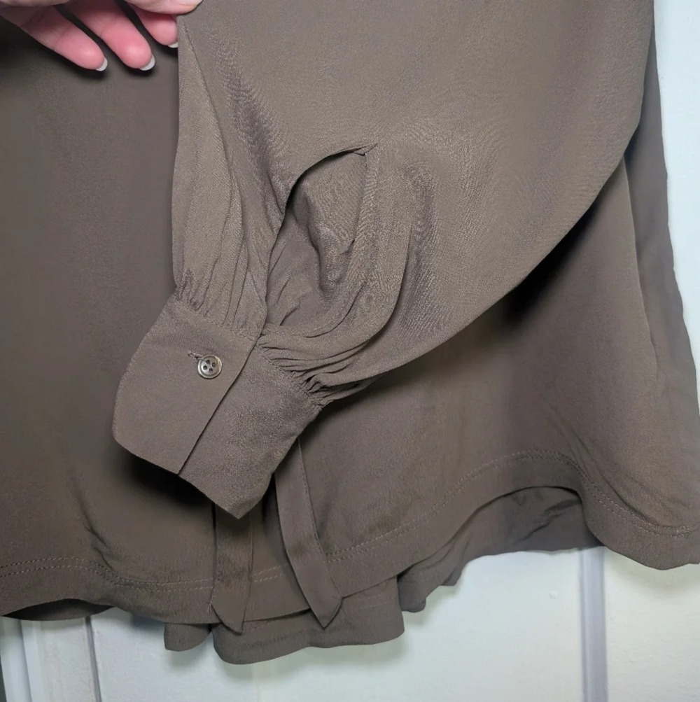 H&M Brown Relaxed Buttoned Blouse with Mandarin Collar - Picture 4 of 6